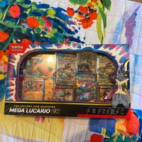 Pokemon Collezione con statuina Mega Lucario EX