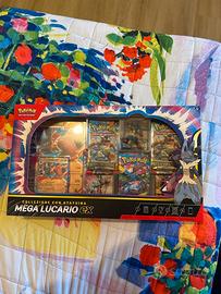 Pokemon Collezione con statuina Mega Lucario EX
