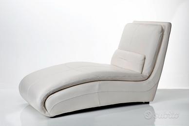 Chaise longe in pelle avorio