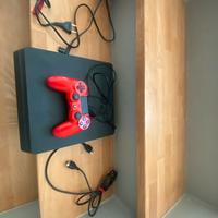 ps4 slim + accesori + 1 controller