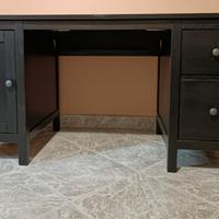 Scrivania Ikea Hemnes