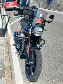 super accessoriata guzzi special edition 2024 