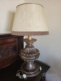 Grande lampada vintage in legno 