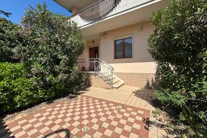 4 LOCALI A PENNA SANT'ANDREA