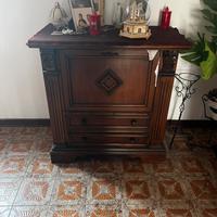 Mobile credenza di legno