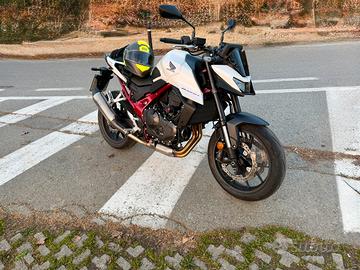 Honda hornet cb750