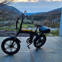 Bici elettrica ducati scr_e