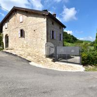 CASA SEMINDIPENDENTE A CALESTANO