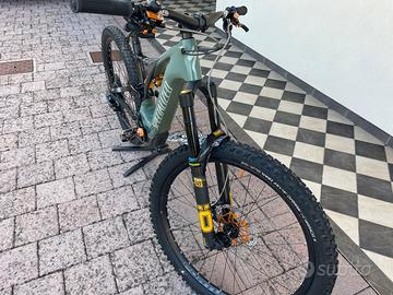 Ebike Specialized turbo levo carbon L