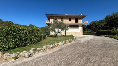 CASA INDIPENDENTE A CASTELLIRI