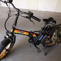 Bicicletta elettrica scambler Ducati yellow