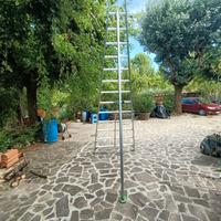 Scala a tre piedi