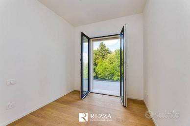 Appartamento di 82 m² con 3 locali e box auto a Ro