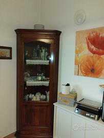 Angoliera stile arte povera.