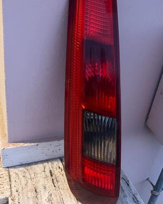 Fanale posteriore Sx Ford Fiesta