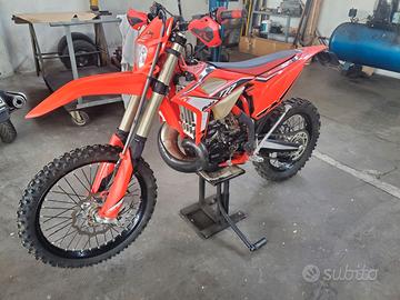 Moto Enduro Beta 300 RR - Aprile 2022 - 144h