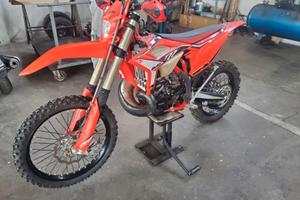 Moto Enduro Beta 300 RR - Aprile 2022 - 144h