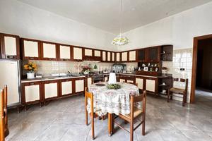 VILLA INDIPENDENTE CON AMPIO TERRENO