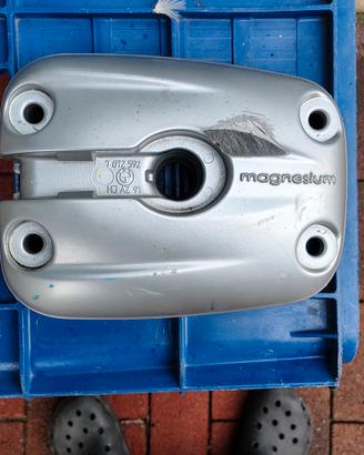 copri valvole in magnesio per BMW r1150 r - destro