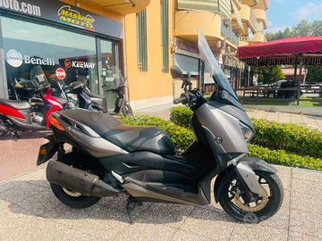 YAMAHA X-MAX 300 TUTTO INCLUSO ANCHE PASSAGGIO!