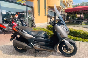 YAMAHA X-MAX 300 TUTTO INCLUSO ANCHE PASSAGGIO!