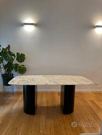 Tavolo con piano in marmo