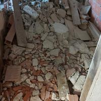 calcinacci muro e pavimento 