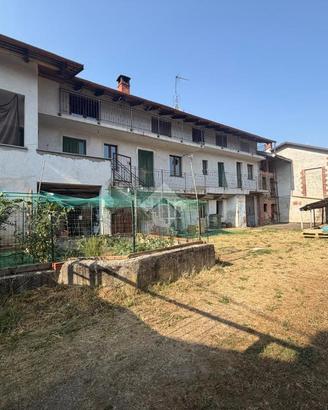 CASA SEMINDIPENDENTE A TRANA