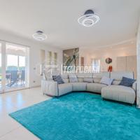 VILLA CON GIARDINO IN ZONA COMODA E SERVITA