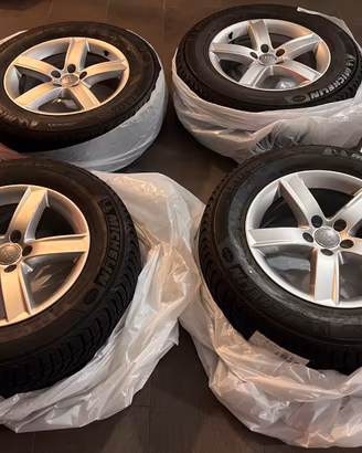 PNEUMATICI invernali+ CERCHI Audi Q5 del 2010