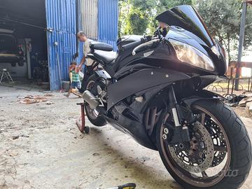 Yamaha R6