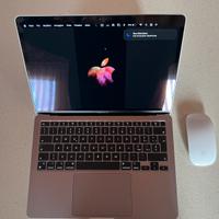 MacBook Air  M1  13.3 pollici con Magic Mouse