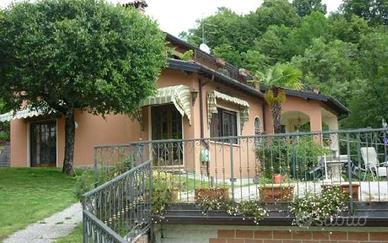 Villa IN ASTA vista LAGO