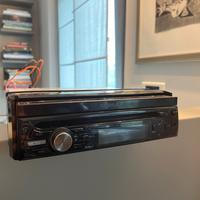 Autoradio Xomax con touch screen retrattile