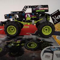 Monster Jam® Grave Digger® LEGO® Technic (42118).