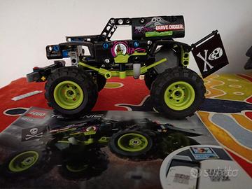 Monster Jam® Grave Digger® LEGO® Technic (42118).