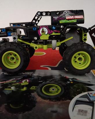 Monster Jam® Grave Digger® LEGO® Technic (42118).