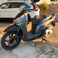 Honda SH 300 Sport