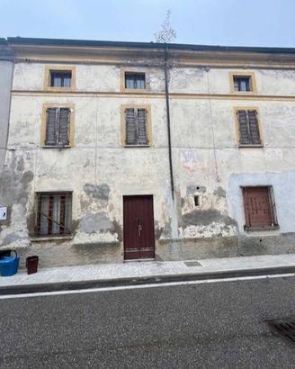 Immobile in asta di 163 m² con 5 locali a Tornata