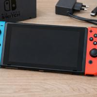 Nintendo Switch 1 completa di Joycon