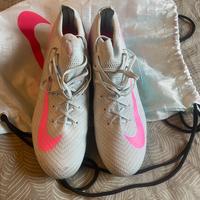 scarpe da calcio con sacca di trasporto