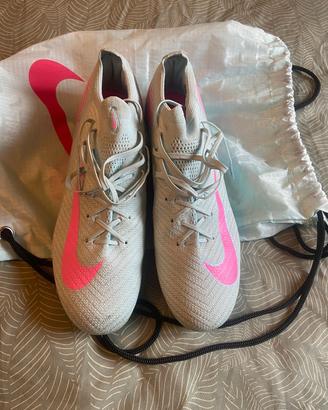 scarpe da calcio con sacca di trasporto