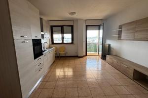 Palestrina: appartamento con balcone e box auto