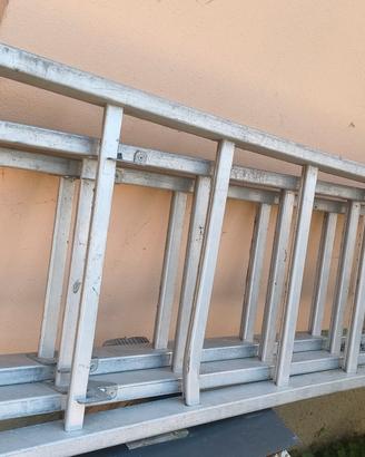 Scala a Sfilo in alluminio 