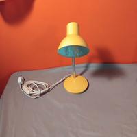 lampada da scrivania vintage gialla