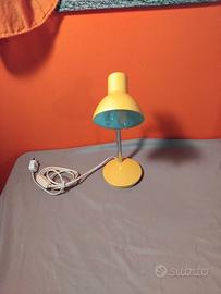 lampada da scrivania vintage gialla