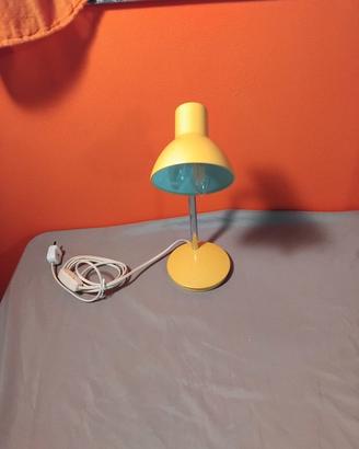 lampada da scrivania vintage gialla