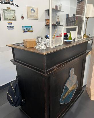 scrivania legno multiuso,per bar,pub ,barbiere