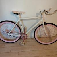 Bici Fixed Gear Rosa – Design Unico