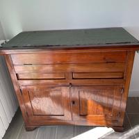 Madia un noce. Antica